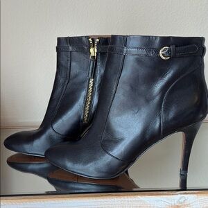 Nine West Elegant Black Leather Ankle Boots